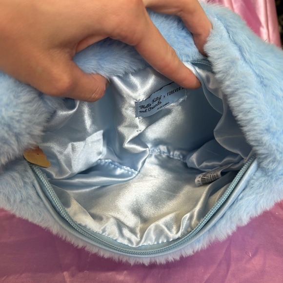 Fluffy Blue Handbag with Rhinestone Hello Kitty Design - Picture 6 of 11